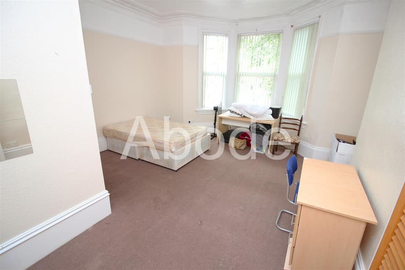 52b Cardigan Road - Image 5