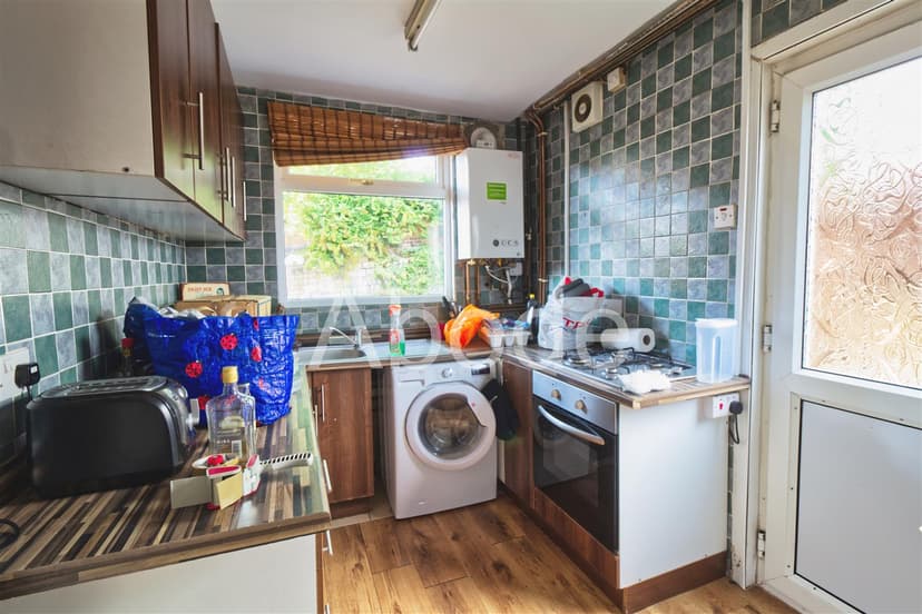 3 Buckingham Avenue - Image 2