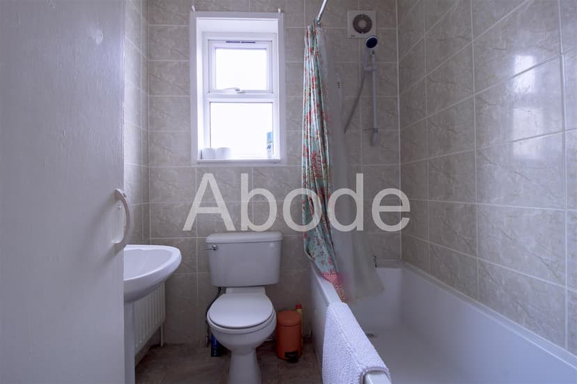 12 Spring Grove Walk - Image 6