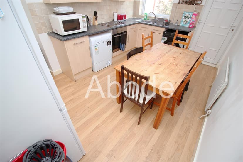 46 Queens Road* - Image 5