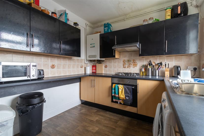 18 St Anne`s Road - Image 2