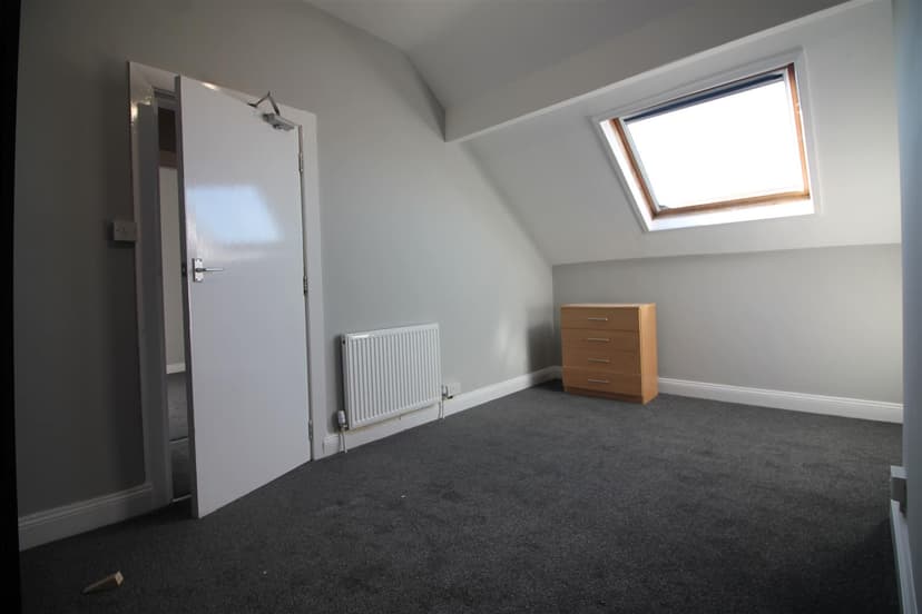 68 Royal Park Avenue - Image 10