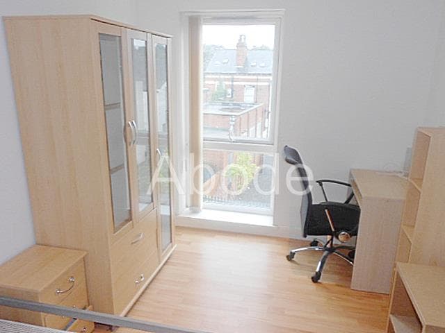 24 Holborn Central - Image 4