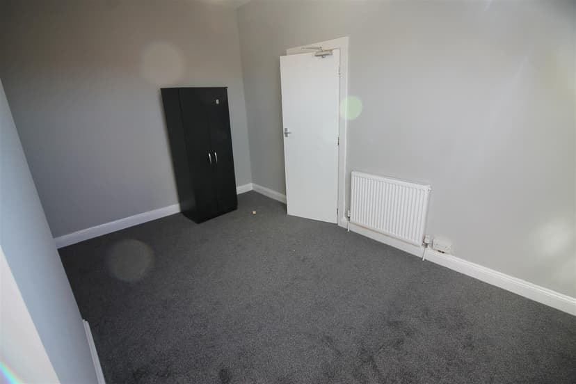 68 Royal Park Avenue - Image 9