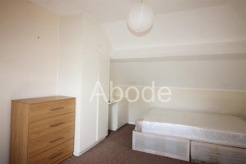 55 St Chads Drive - Image 11