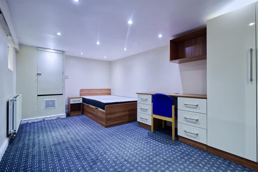 236 Kirkstall Lane - Image 7