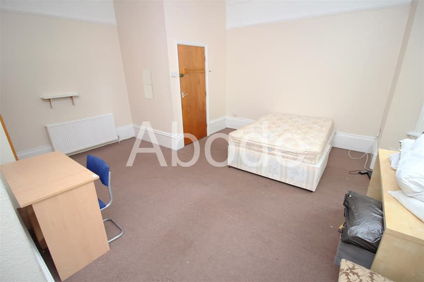 52b Cardigan Road - Image 6