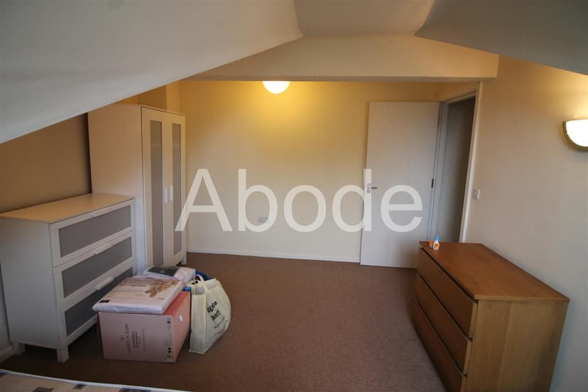 Apt 7 - 25 Moorland Avenue - Image 3