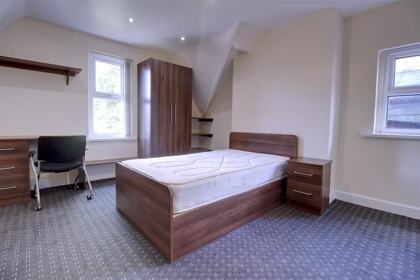 236 Kirkstall Lane - Image 8