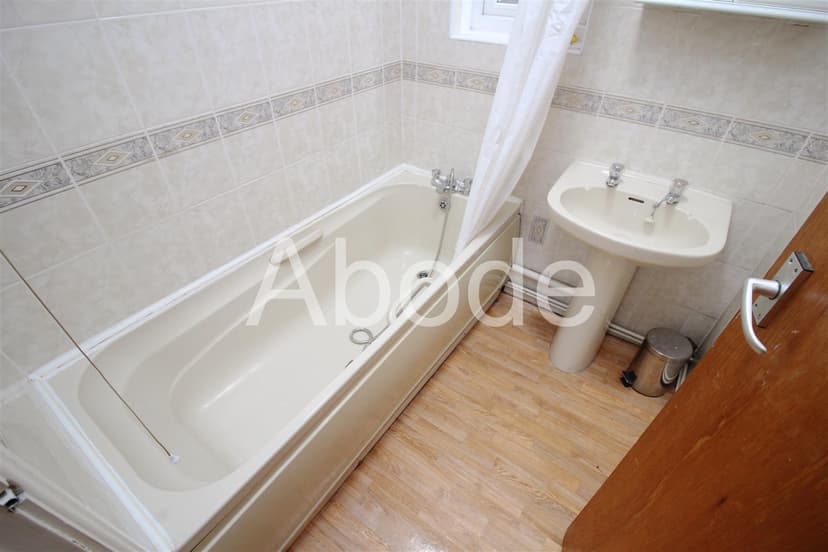 52b Cardigan Road - Image 13