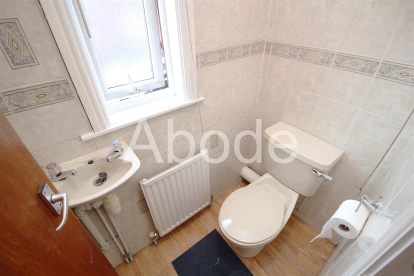 52b Cardigan Road - Image 12