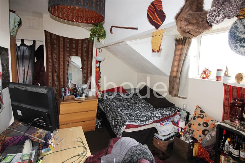 1 Carberry Road* - Image 11