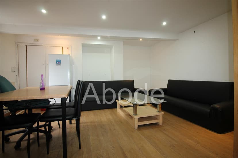 20 Royal Park Avenue - Image 2