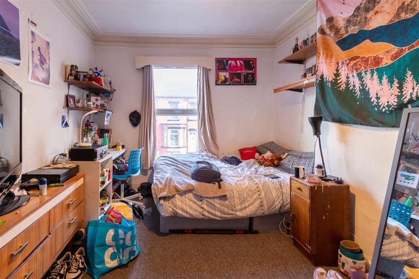 37 Brudenell Mount - Image 4