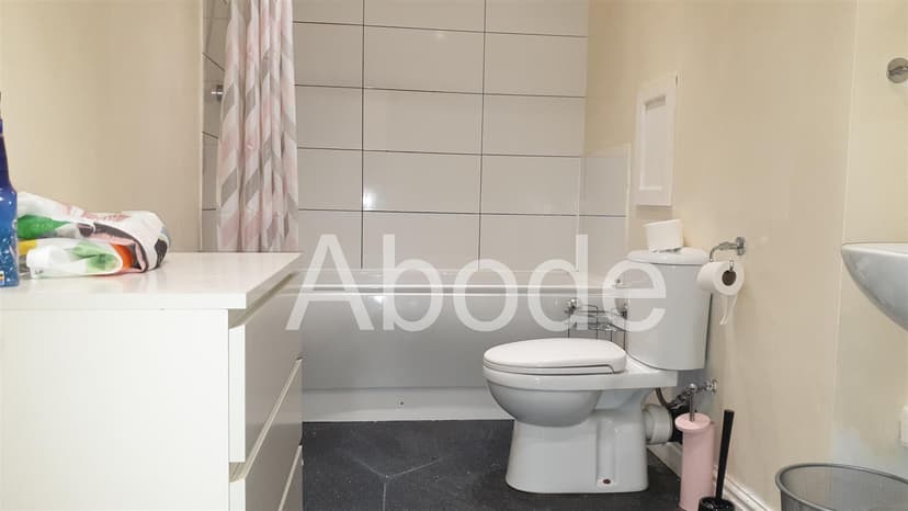 Apt 1 - 25 Moorland Avenue - Image 6