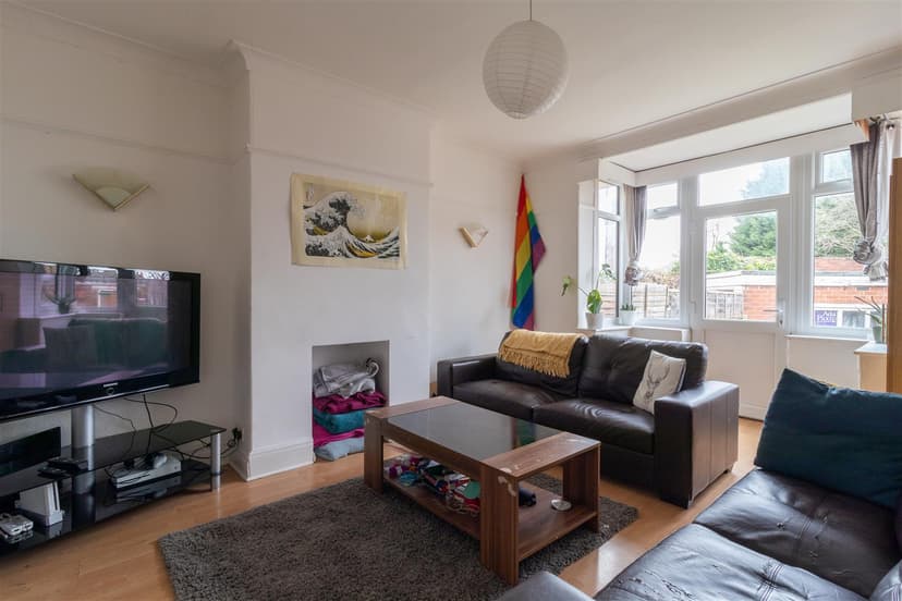 18 St Anne`s Road - Image 1