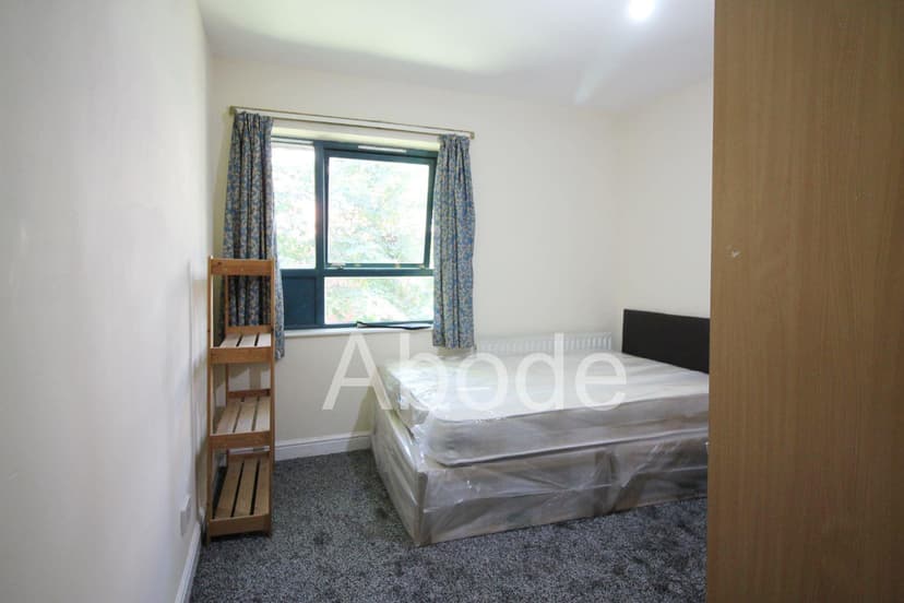 Apt 10, 69 Clarendon Road - Image 3