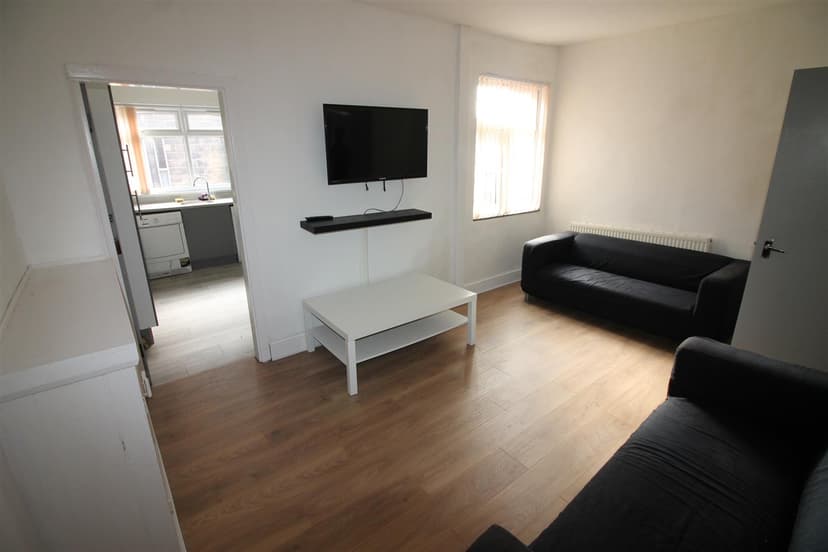 5 Raven Road - Image 1