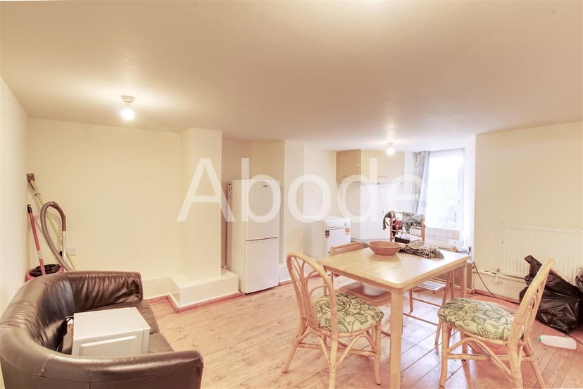 34 Royal Park Avenue - Image 2