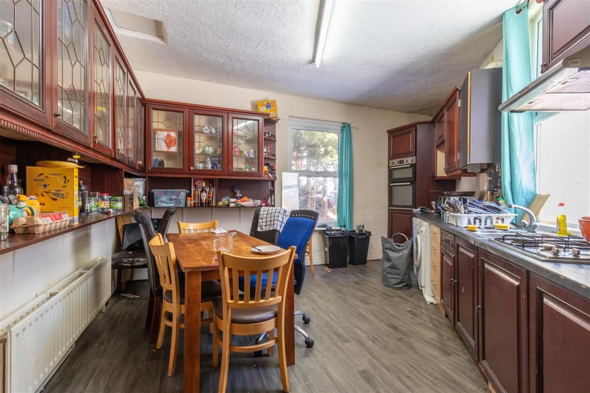 3 Hyde Park Terrace - Image 1