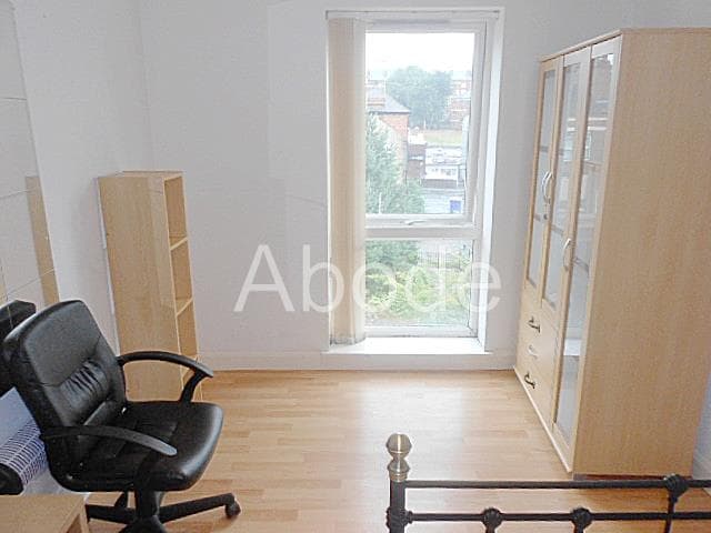 24 Holborn Central - Image 6