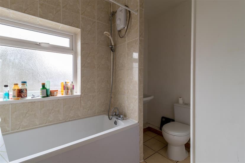 18 St Anne`s Road - Image 9