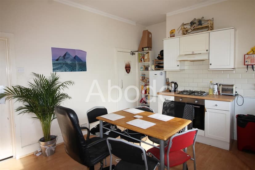 1 Carberry Road* - Image 5