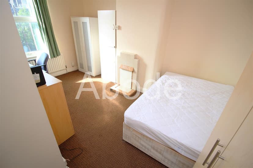 20 Royal Park Avenue - Image 4