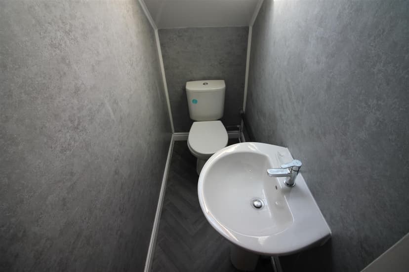 68 Royal Park Avenue - Image 8