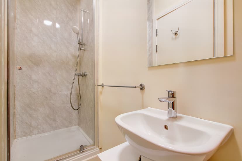 Room 2, Flat 2 5 Cank Street, City Centre, Leicester - Image 8