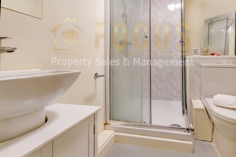 Room 2, Flat 2 5 Cank Street, City Centre, Leicester - Image 6