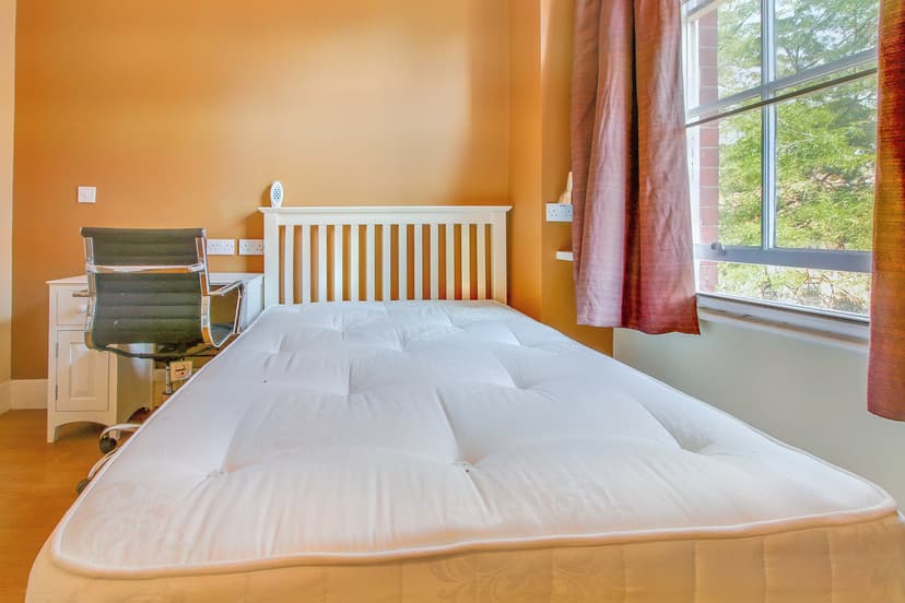Room 2, Flat 2 5 Cank Street, City Centre, Leicester - Image 11