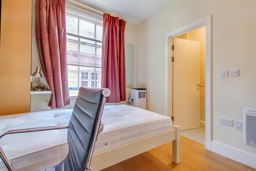 Room 2, Flat 2 5 Cank Street, City Centre, Leicester - Image 12