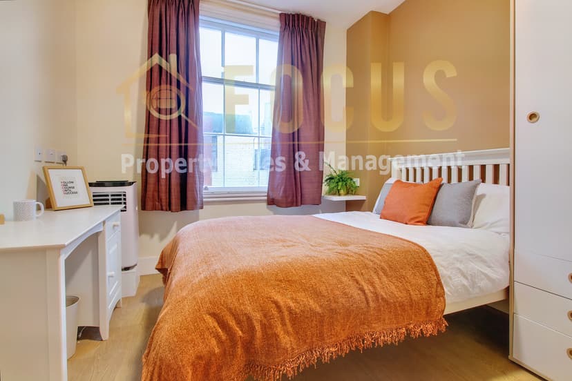 Room 2, Flat 2 5 Cank Street, City Centre, Leicester - Image 1