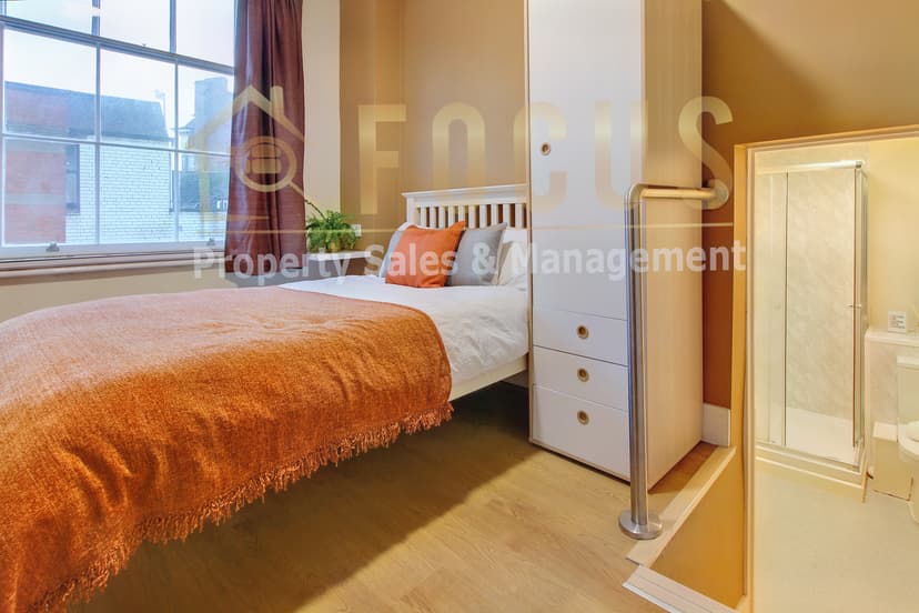 Room 2, Flat 2 5 Cank Street, City Centre, Leicester - Image 4