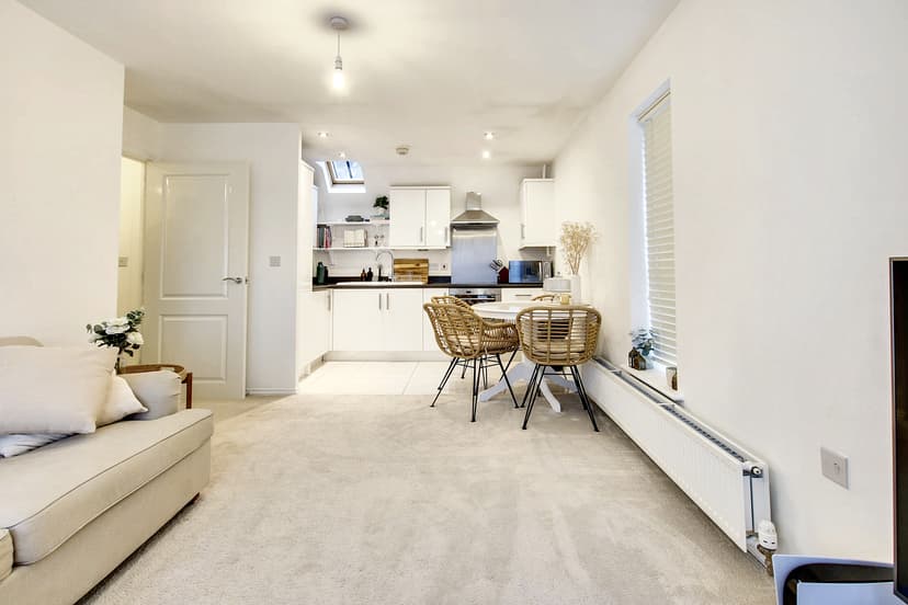 Apt 6, 1 Barradale Court, Leicester - Image 2