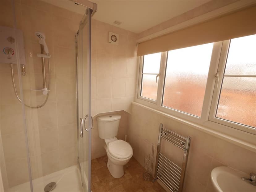 27 Harold Mount, Leeds - Image 3