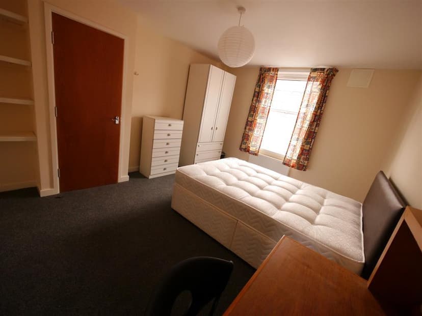 27 Harold Mount, Leeds - Image 8