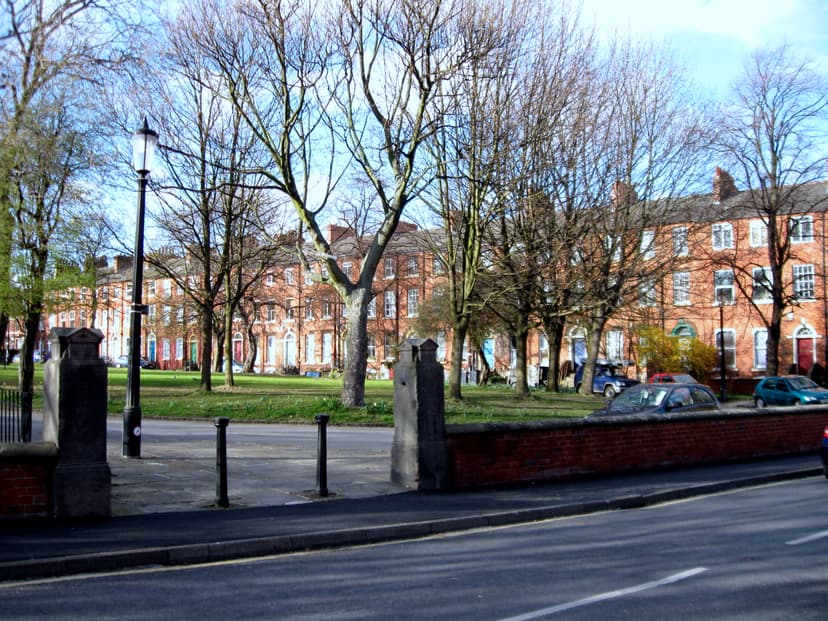 Flat 3, 24 Blenheim Square, Leeds - Image 1