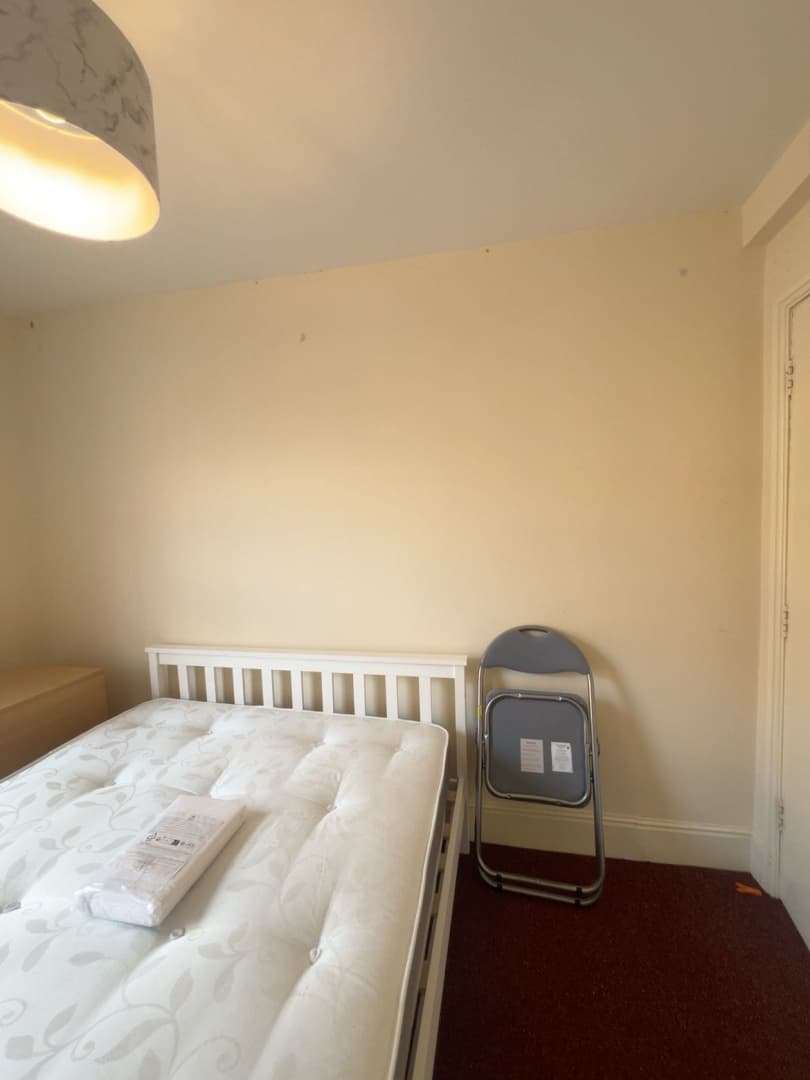 11 Millstone Lane, Leicester - Image 5
