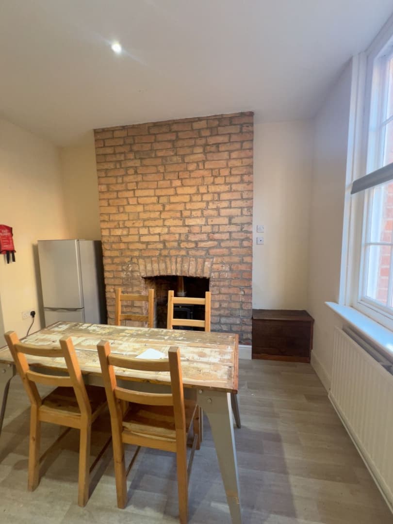 11 Millstone Lane, Leicester - Image 2