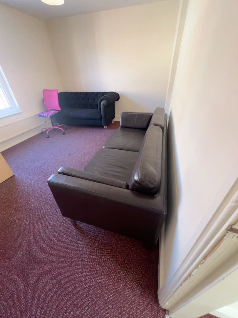 11 Millstone Lane, Leicester - Image 4