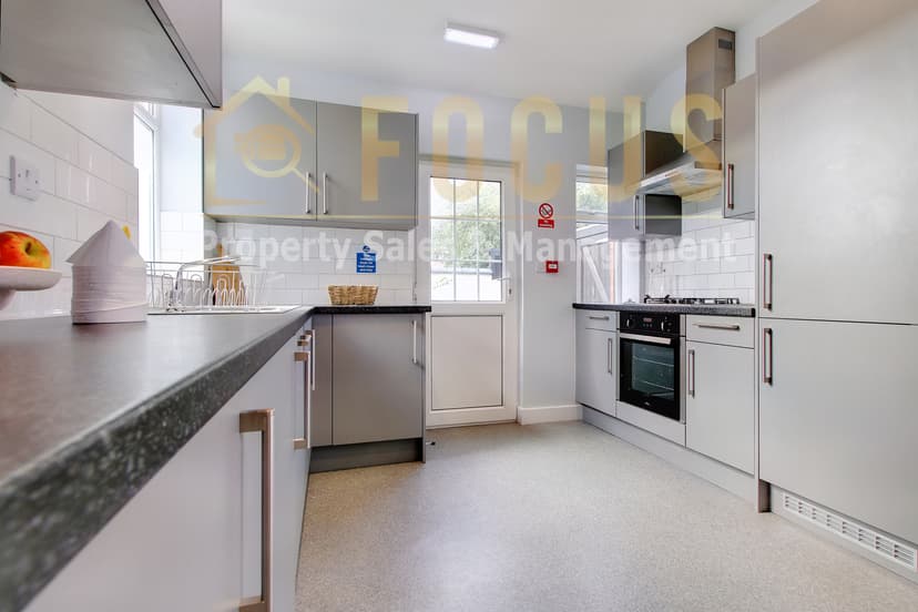 119 St. Leonards Road, Leicester - Image 7