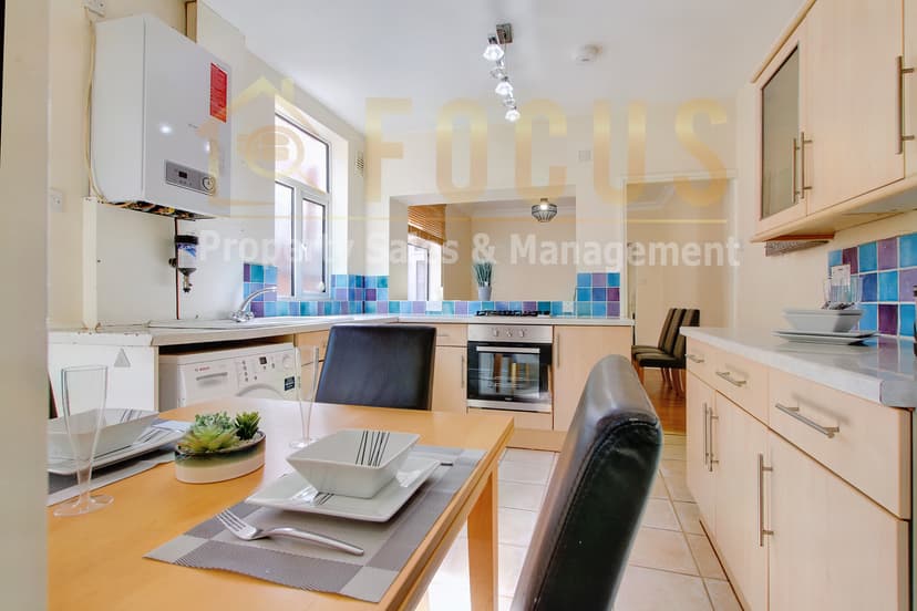 14 Lorne Road, Leicester - Image 2
