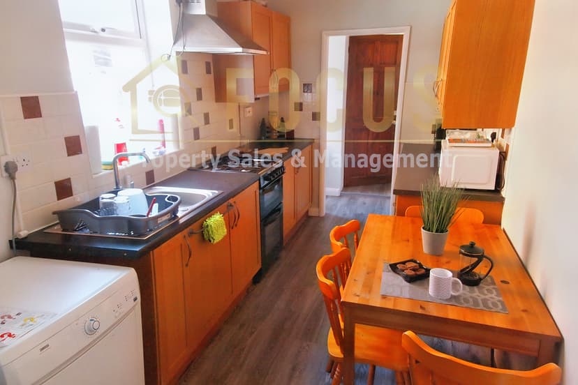 33 Lytton Road, Leicester - Image 2