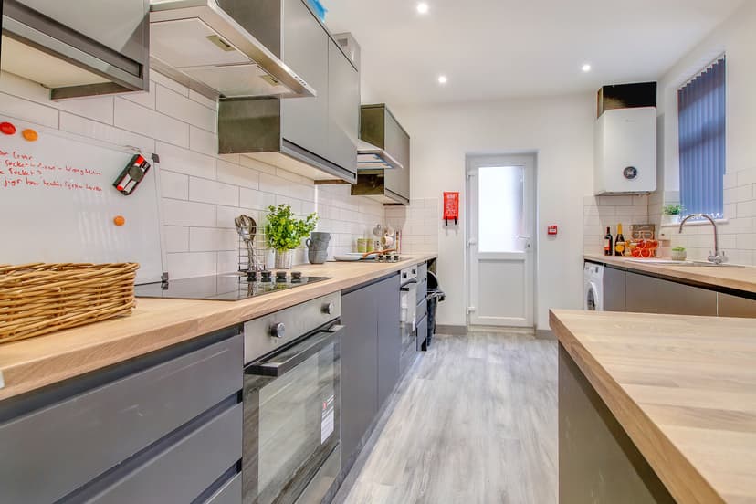 ROOM 3, 72 Stretton Road, Leicester - Image 4