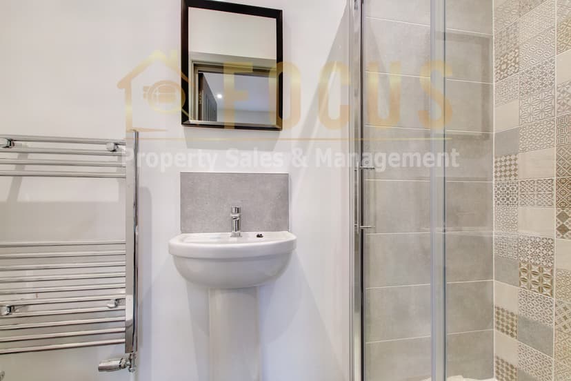 Room 5, 72 Stretton Road, Leicester - Image 3
