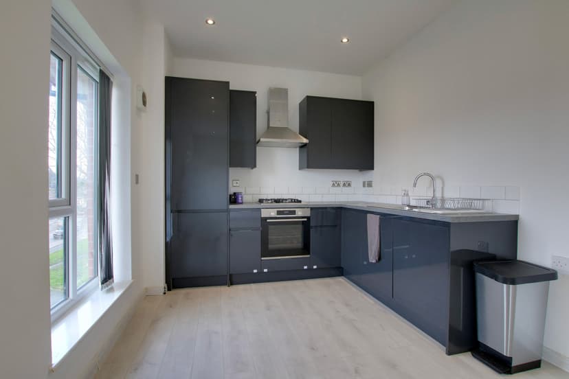 Apt 4, Tilton Apartments, 55 Coleman Road - Image 1