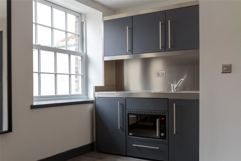 Flat 1, Broad Quay - Image 2