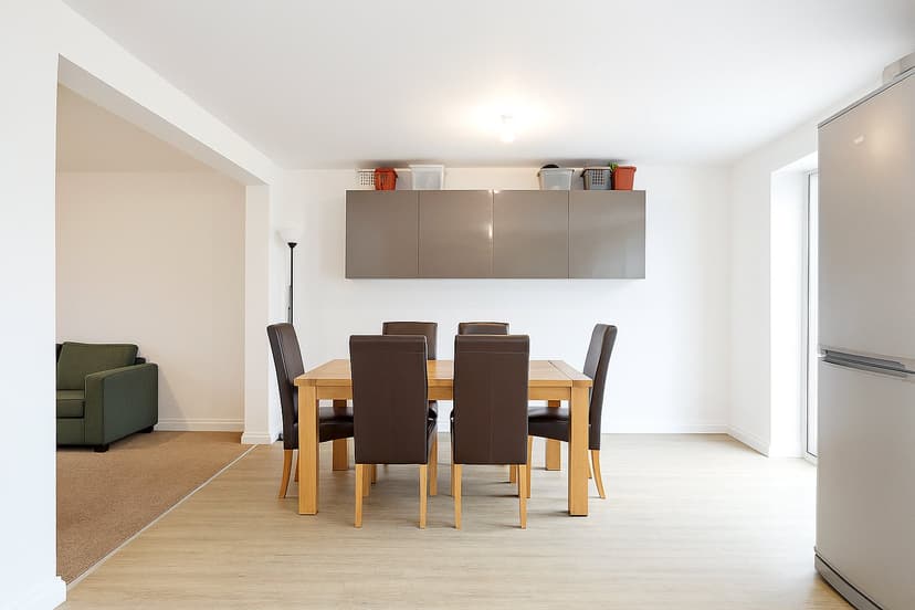 12, Slade Baker Way - Image 2